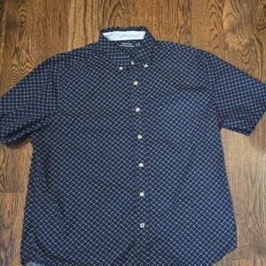 Nautica Men's Blue Geometric Button Down Shirt